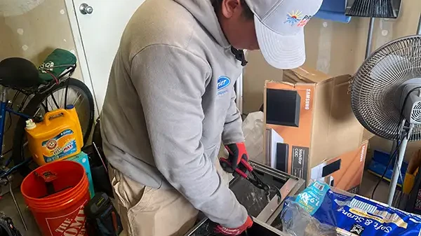 AC Maintenance - Pro Tech service technician